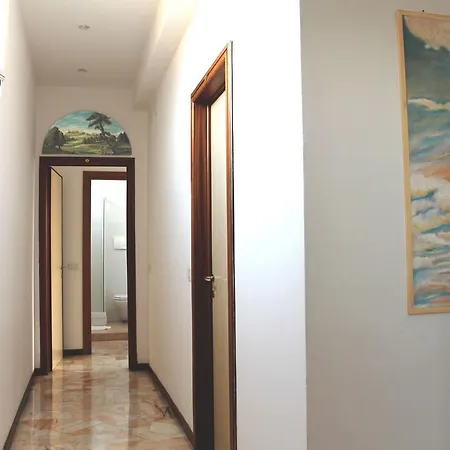 فندق مبيت وإفطار Brianza 3*